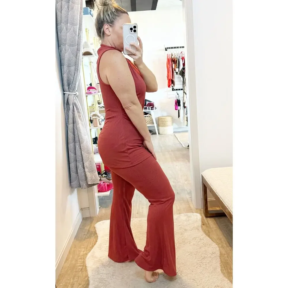 En Elly Anthropologie 2 Piece Ribbed High Neck Top & Flare Pants Red Medium - Picture 2 of 10